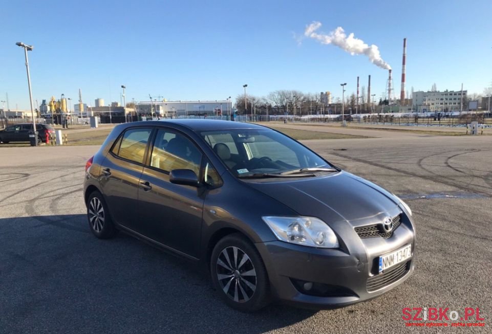 2007' Toyota Auris photo #1