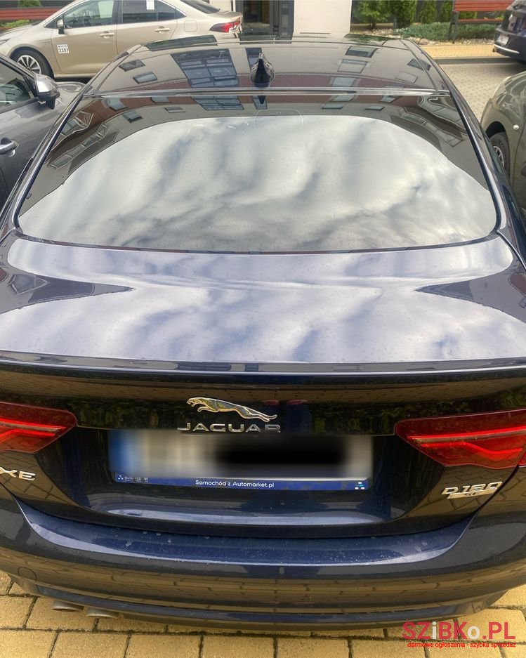 2019' Jaguar XE photo #3