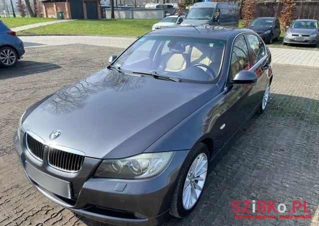 2005' BMW 3 Series photo #1