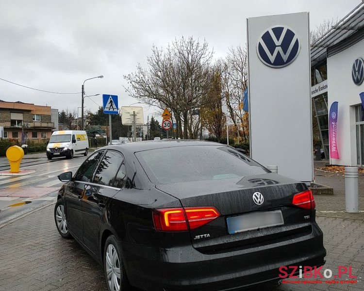 2017' Volkswagen Jetta photo #4