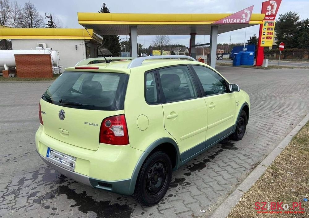 2005' Volkswagen Polo photo #4
