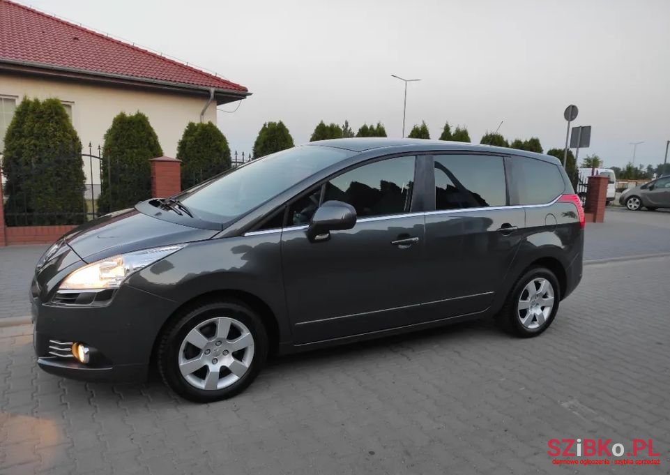 2010' Peugeot 5008 photo #4