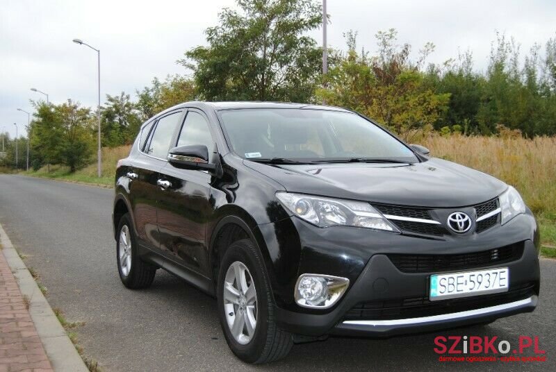 2013' Toyota RAV4 photo #5