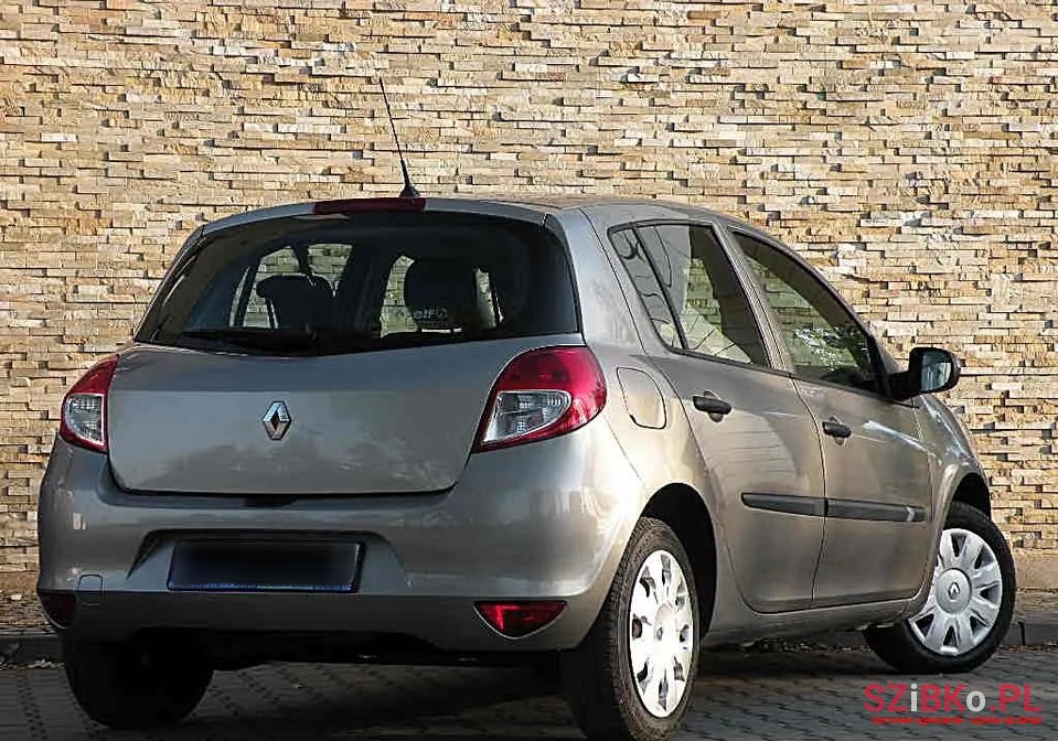 2012' Renault Clio photo #5