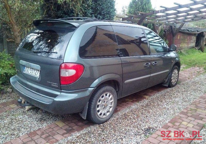 2002' Chrysler Vojager photo #1