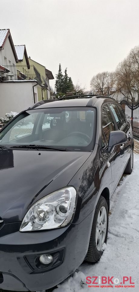 2006' Kia Carens photo #1