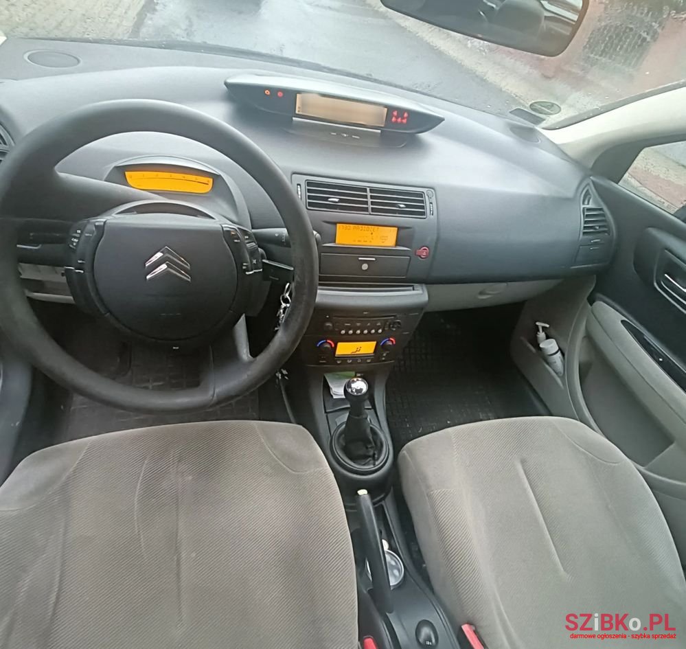 2008' Citroen C4 1.6 Hdi Equilibre photo #3