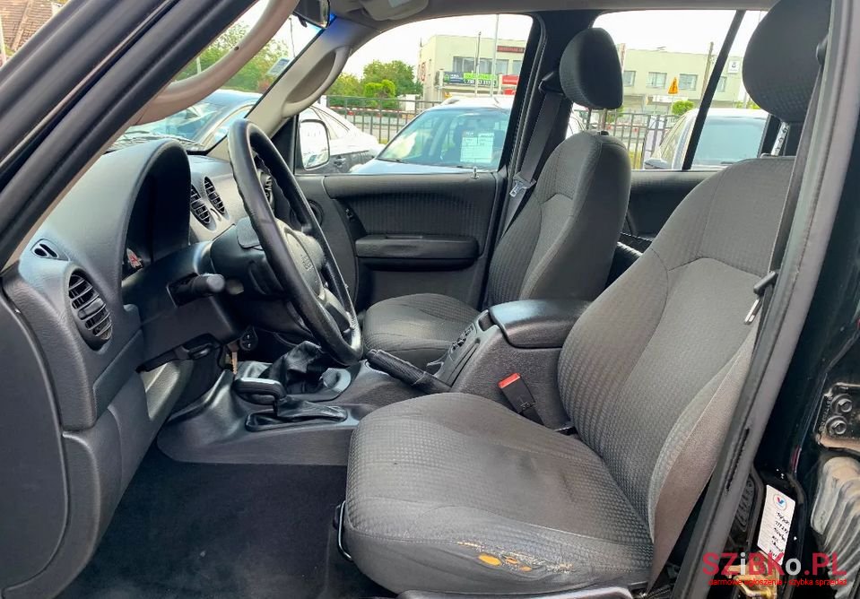 2003' Jeep Cherokee photo #4