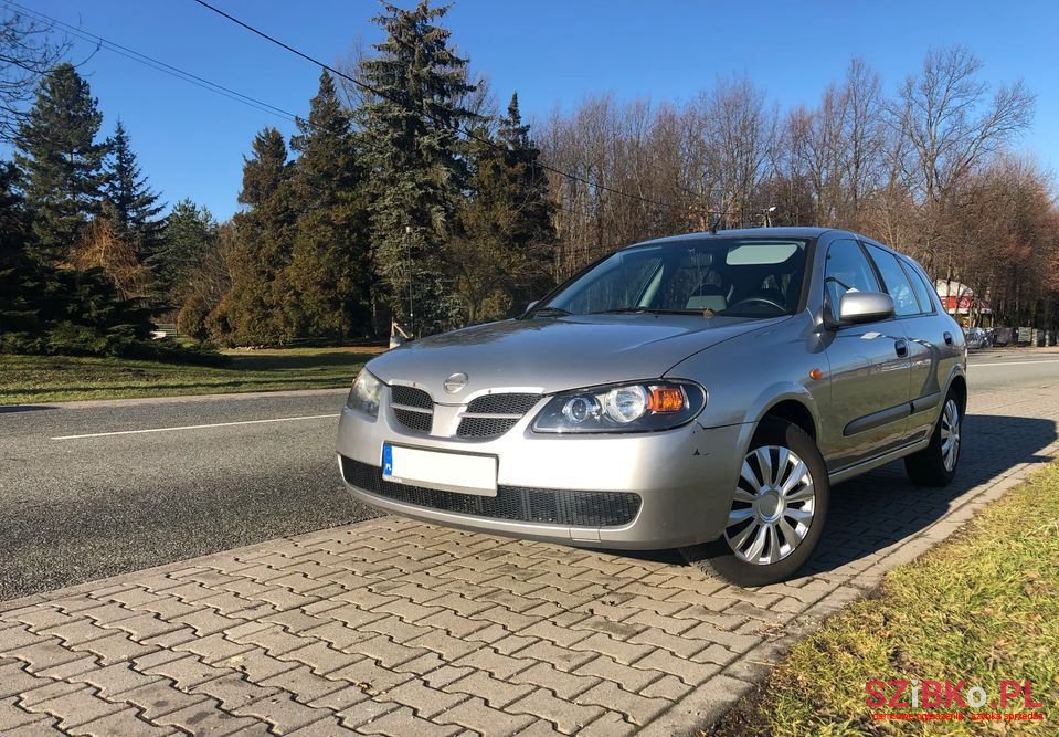 2005' Nissan Almera photo #2
