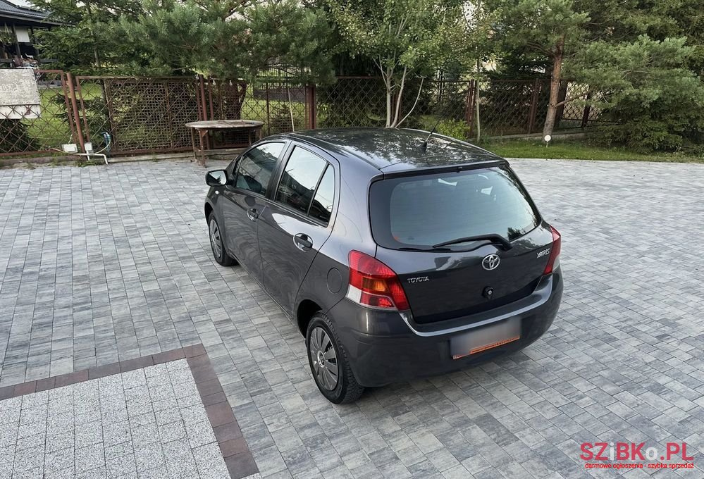 2009' Toyota Yaris 1.0 Luna A/C photo #4