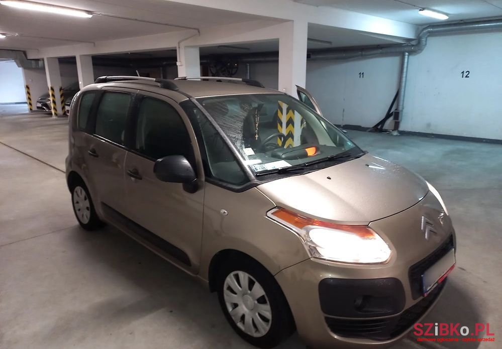 2010' Citroen C3 Picasso photo #6