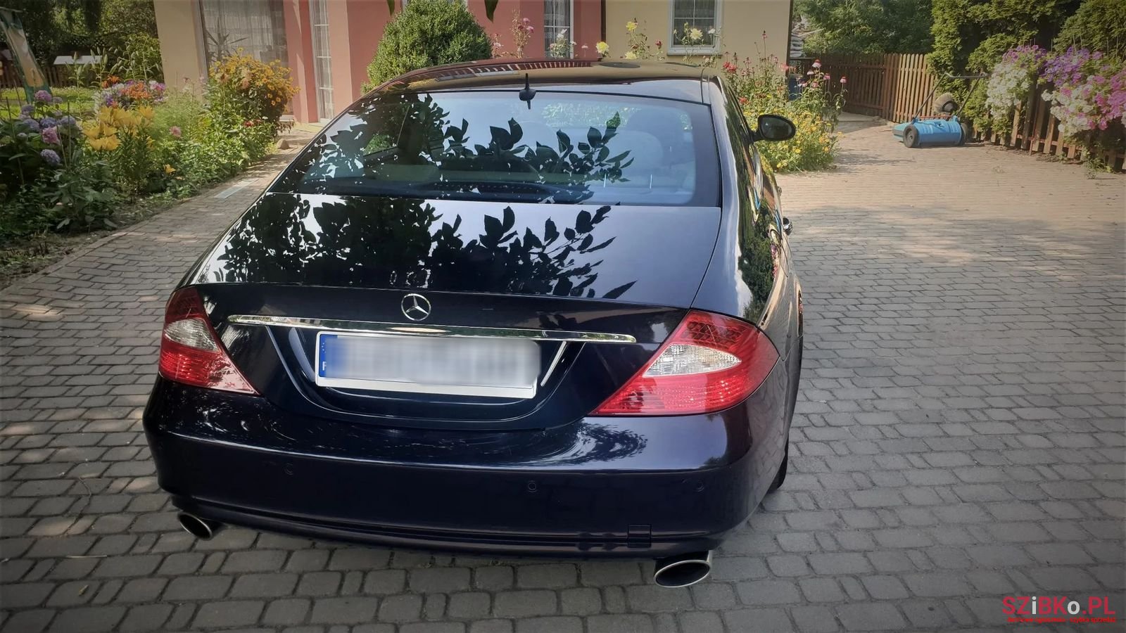 2004' Mercedes-Benz CLS photo #1