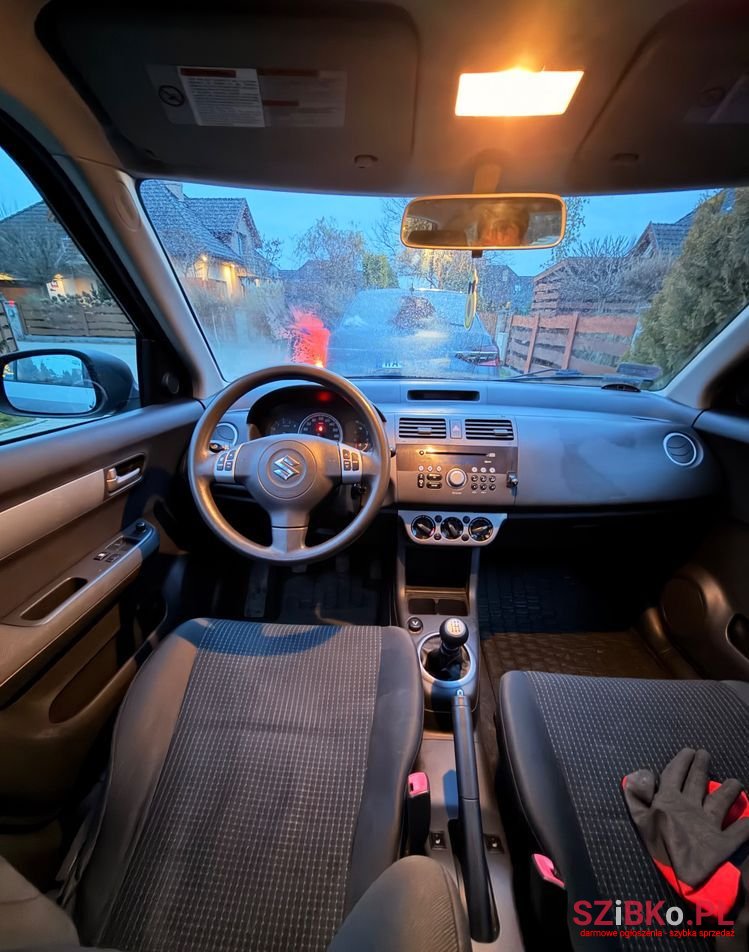 2006' Suzuki Swift photo #3