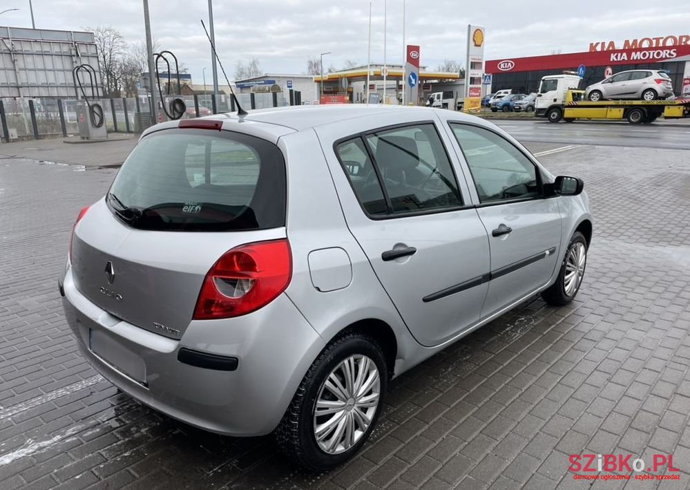 2007' Renault Clio photo #5