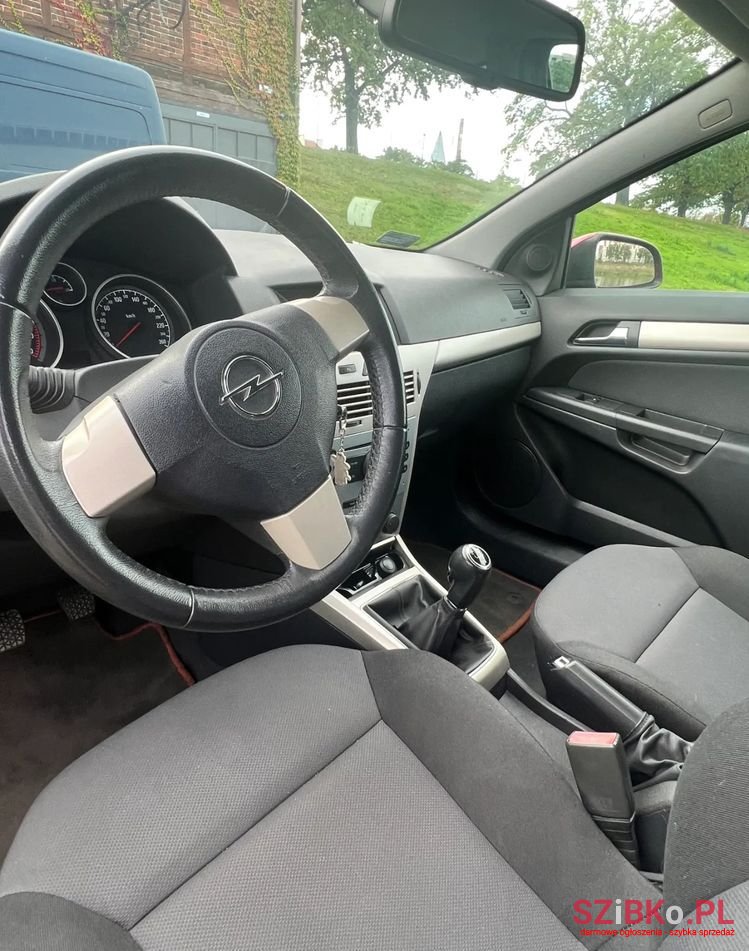 2007' Opel Astra photo #2