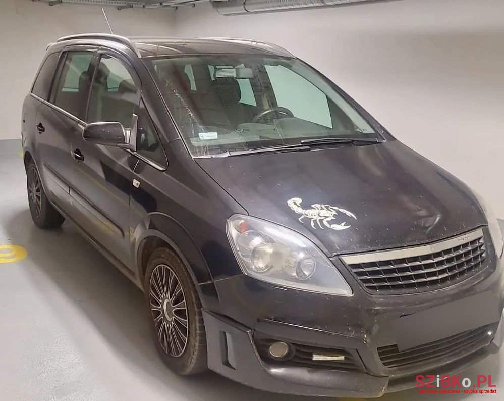 2005' Opel Zafira 1.9 Cdti Cosmo photo #2