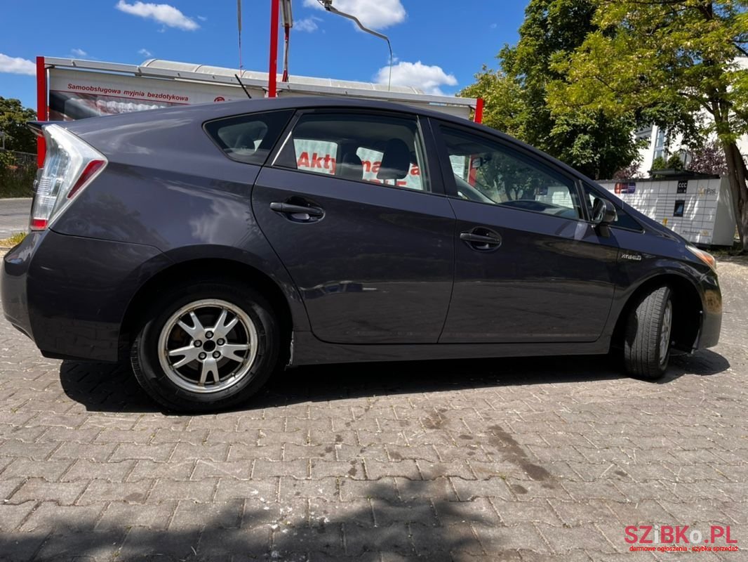 2010' Toyota Prius photo #5