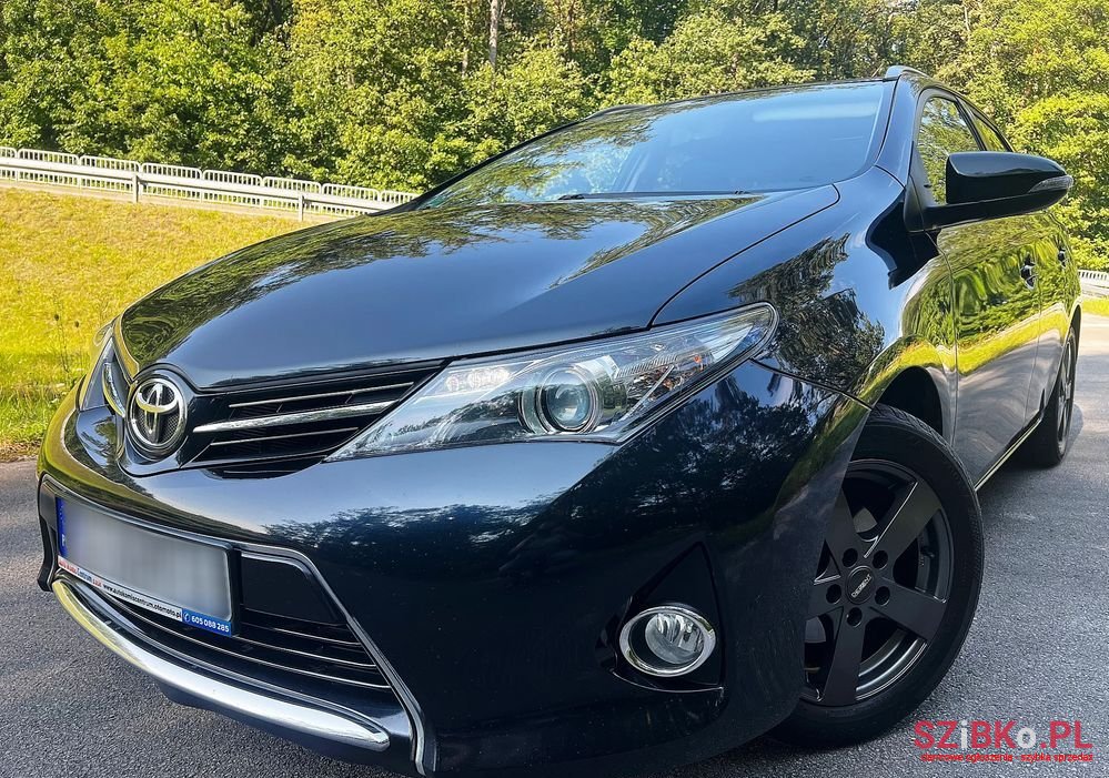 2014' Toyota Auris photo #1