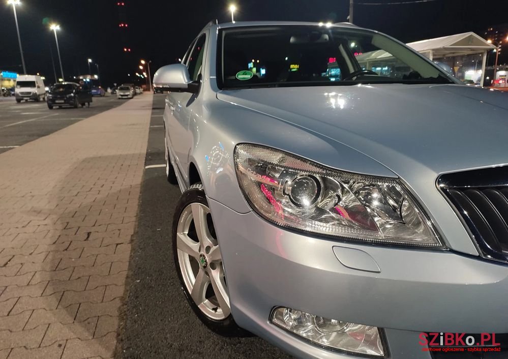 2009' Skoda Octavia Combi photo #3