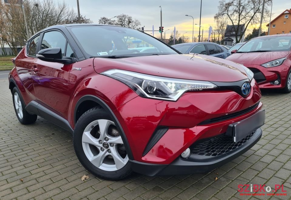 2018' Toyota C-HR photo #2
