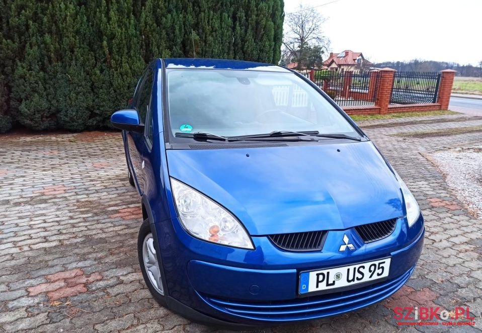 2007' Mitsubishi Colt photo #1