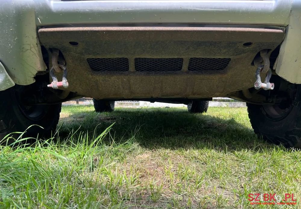 2001' Mitsubishi Pajero photo #6