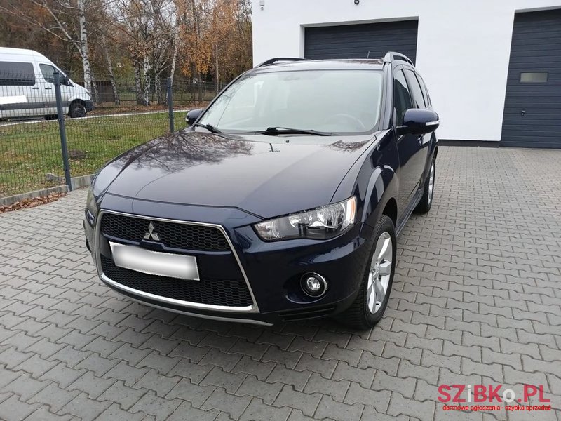 2010' Mitsubishi Outlander photo #4