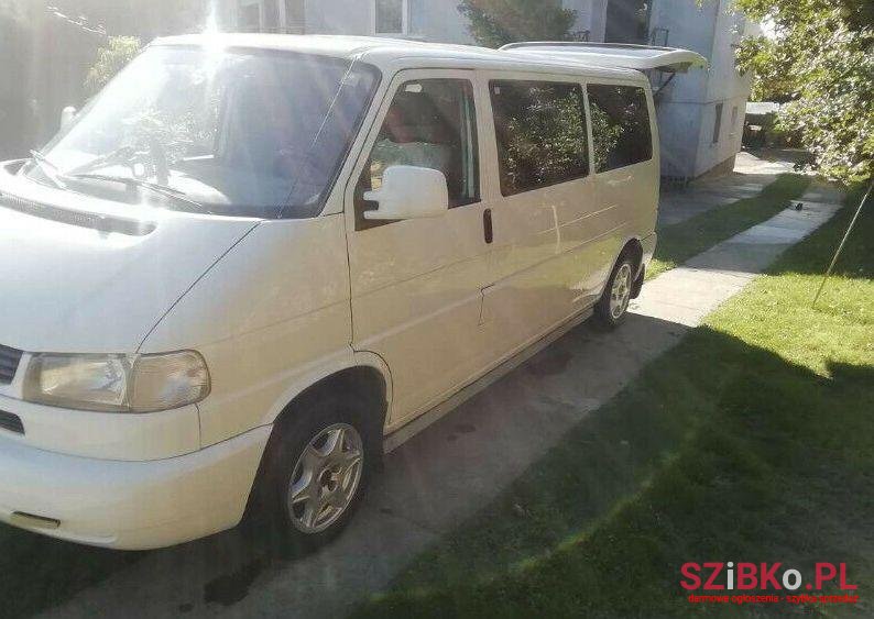 2001' Volkswagen Caravelle photo #1