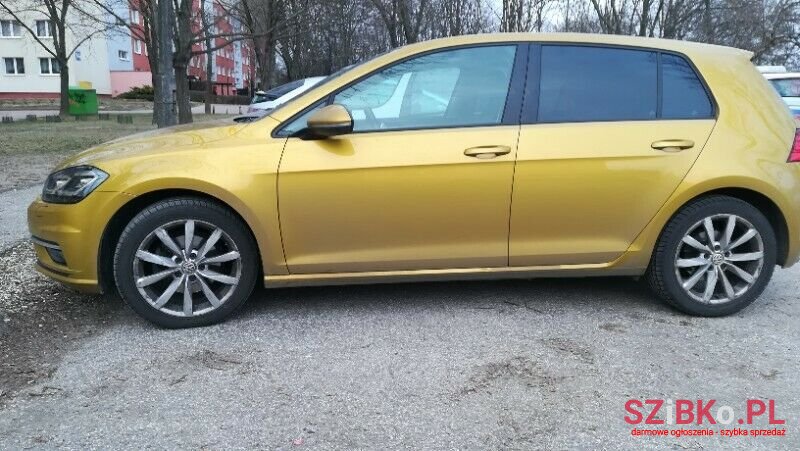 2018' Volkswagen Golf photo #6