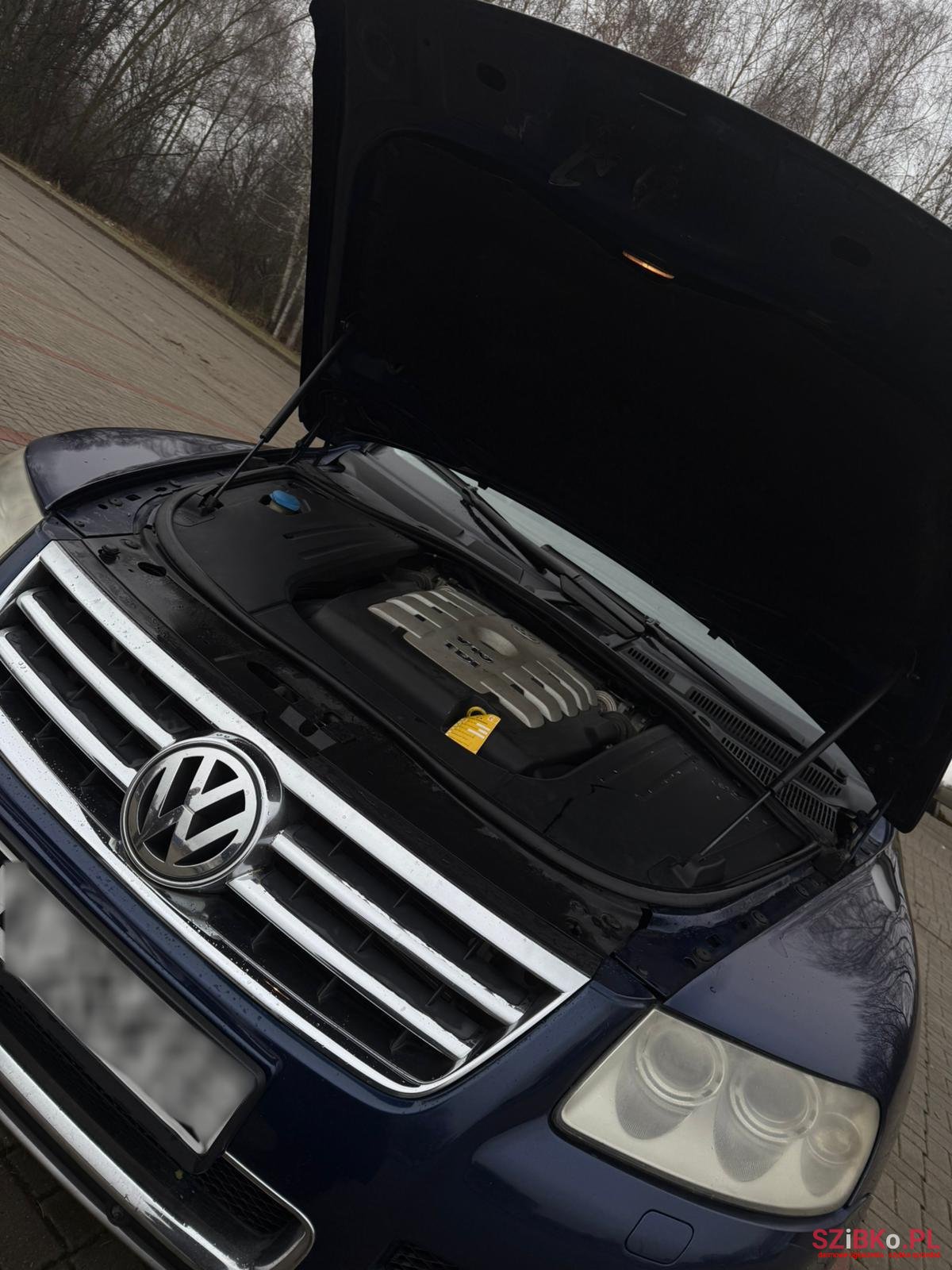 2004' Volkswagen Touareg photo #2