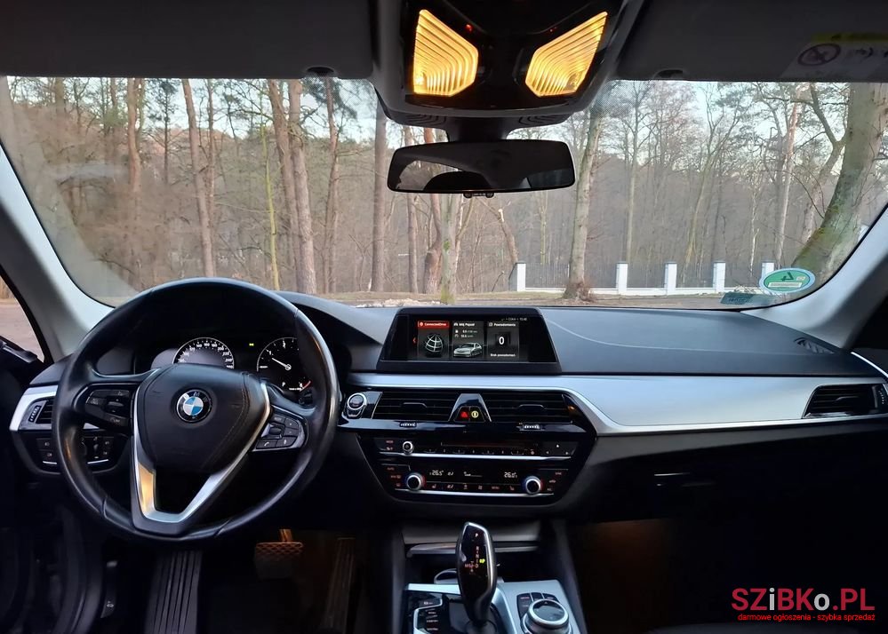2017' BMW 5 Series 520D Xdrive Luxury Line photo #5