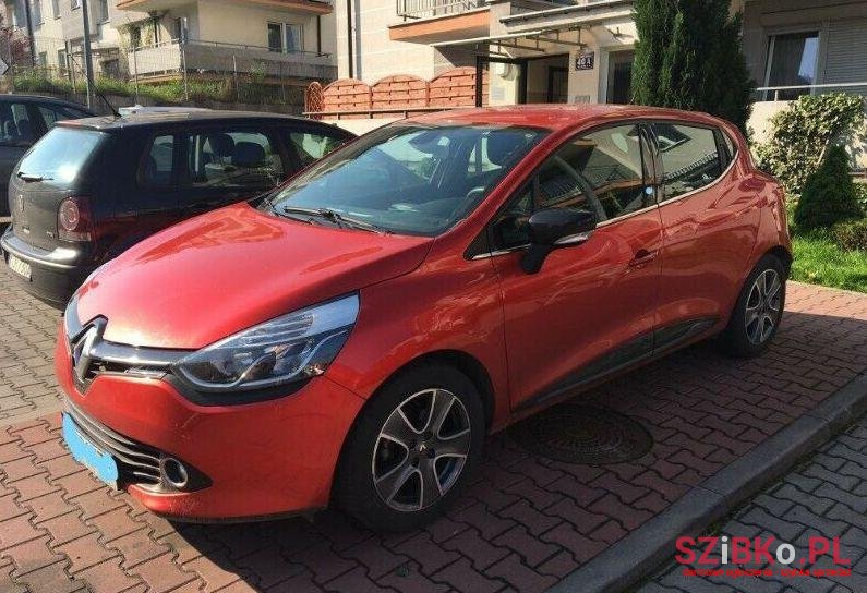 2015' Renault Clio photo #1