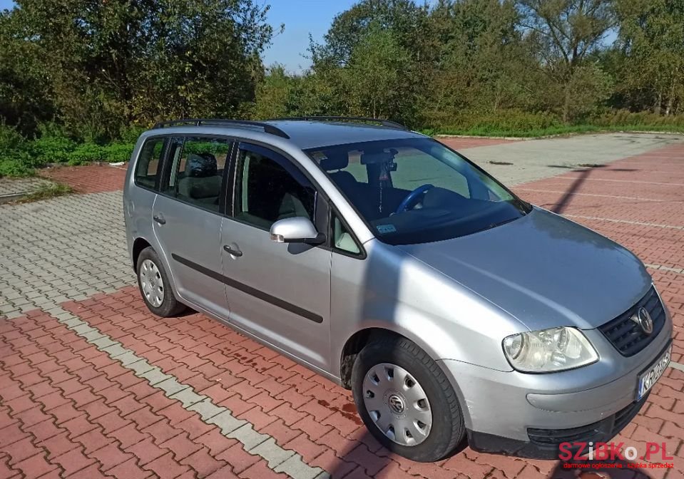 2004' Volkswagen Touran photo #1