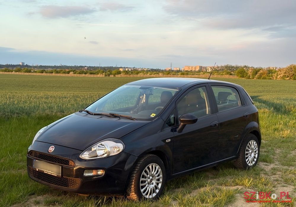 2013' Fiat Punto 1.2 Easy photo #1