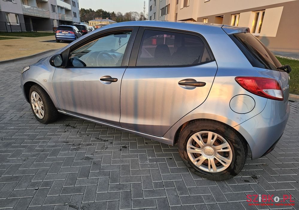 2013' Mazda 2 photo #4