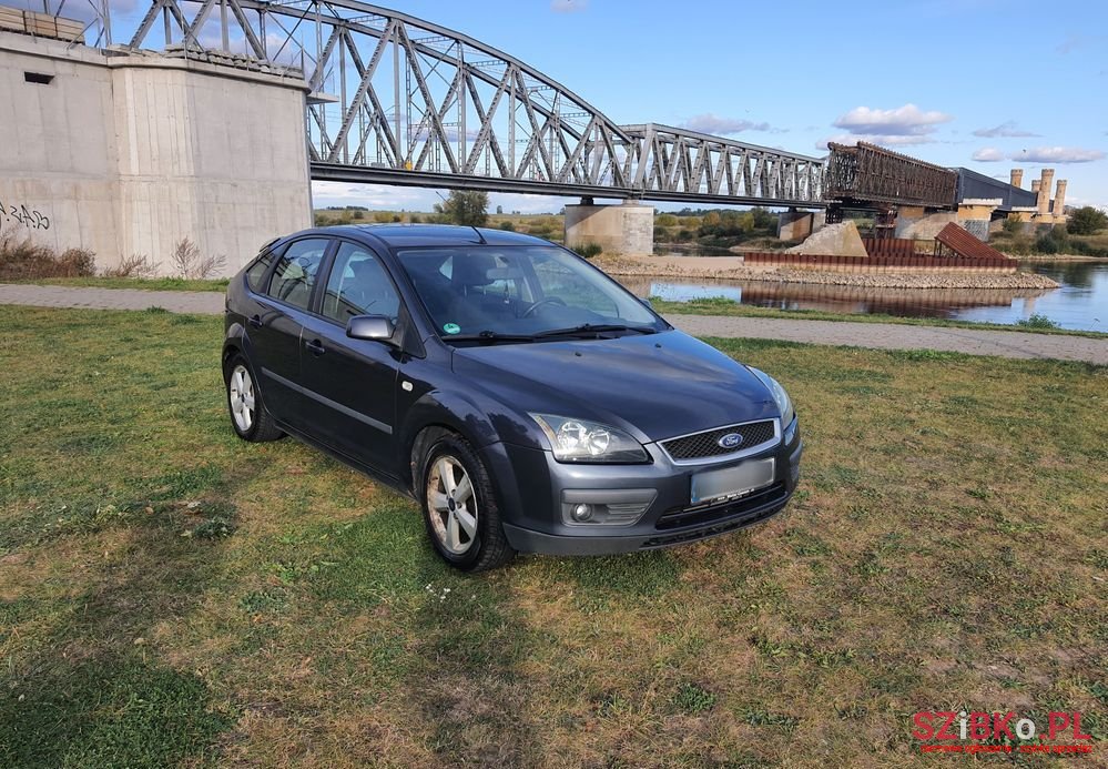 2005' Ford Focus photo #1