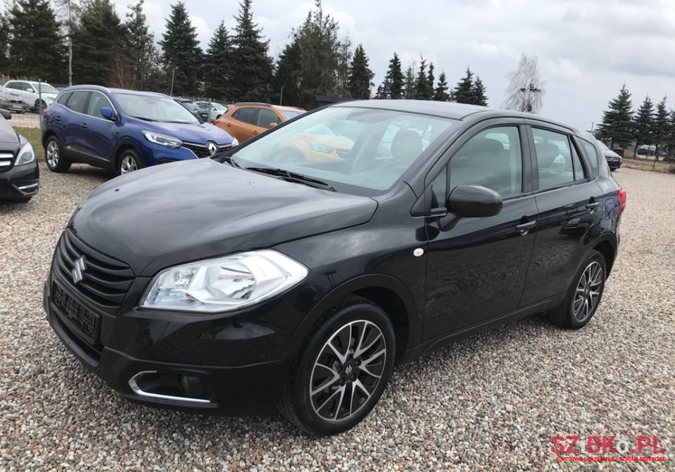 2015' Suzuki Sx4 S-Cross photo #2
