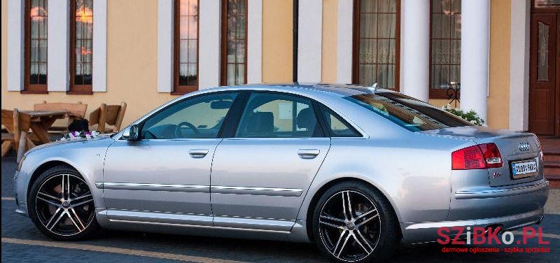 2006' Audi S8 photo #2