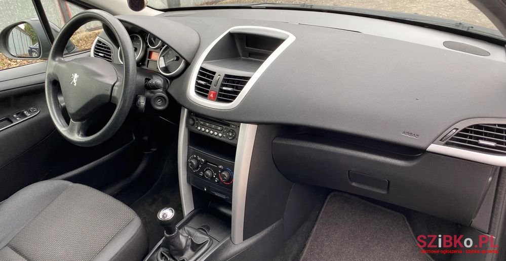 2011' Peugeot 207 1.4 Presence photo #6