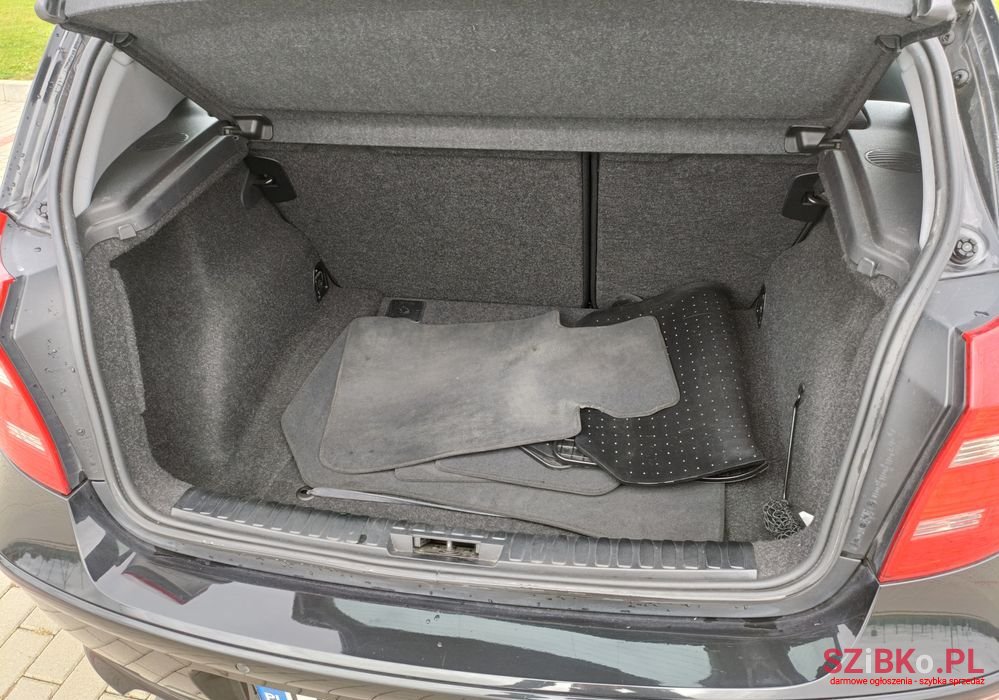 2008' BMW 1 Series 116I photo #5