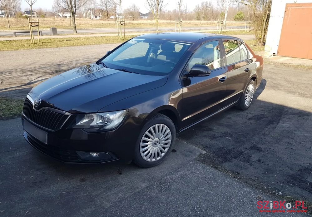 2014' Skoda Superb photo #2
