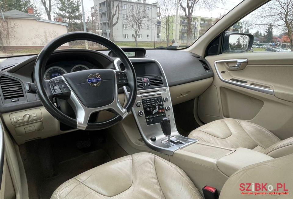 2010' Volvo Xc 60 photo #3