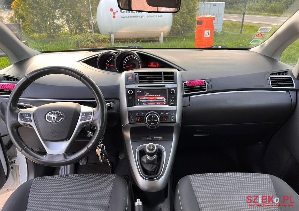 2014' Toyota Verso photo #4