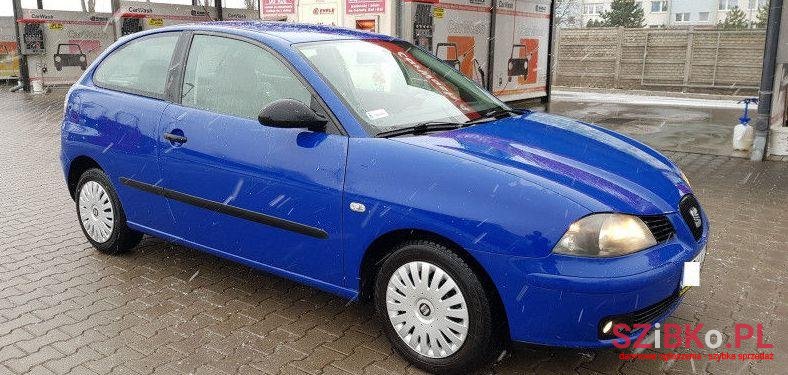 2002' SEAT Ibiza photo #1