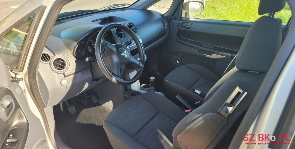 2005' Mitsubishi Colt 1.1 photo #5