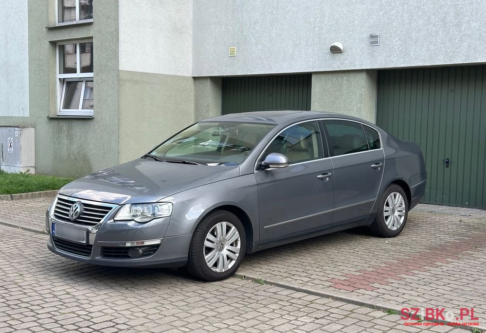 2008' Volkswagen Passat photo #1