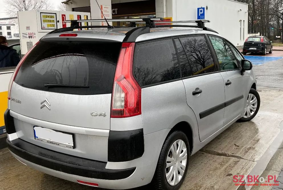 2009' Citroen C4 Grand Picasso photo #2