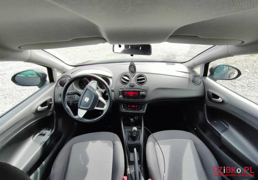 2011' SEAT Ibiza photo #6