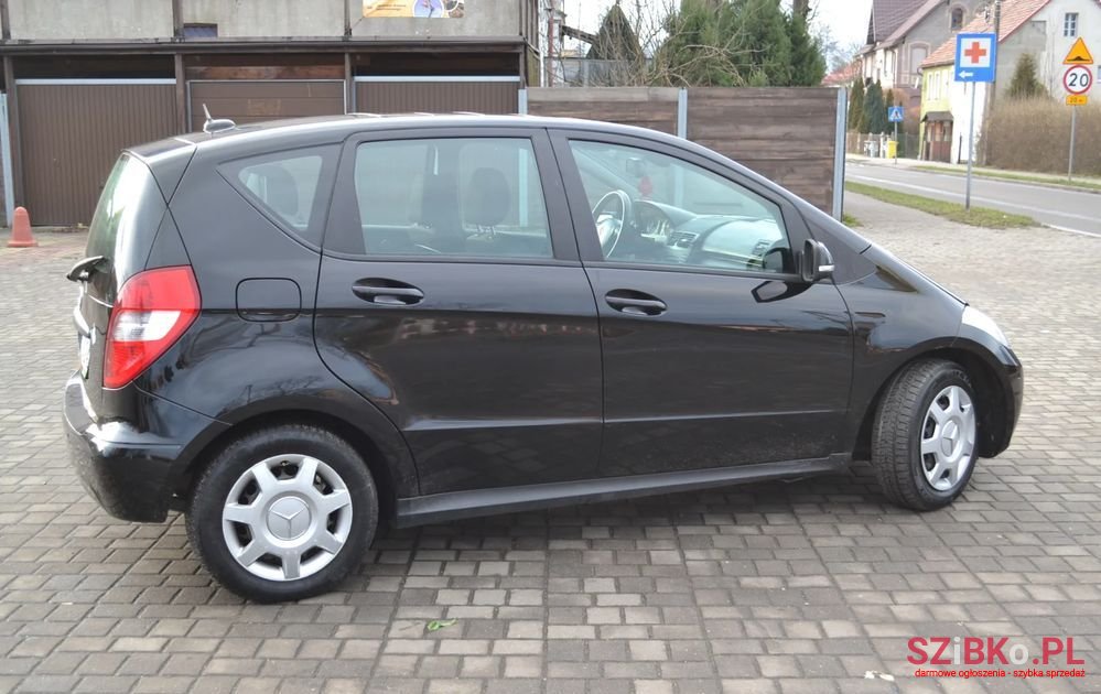 2011' Mercedes-Benz A-Class photo #5