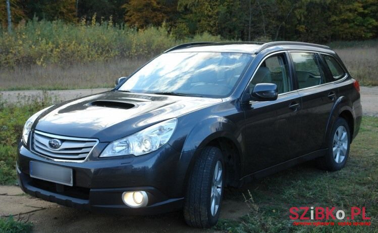 2011' Subaru Outback photo #4